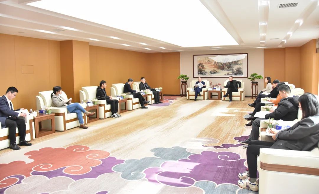 中国华融资产湖南分公司辅导一行光临w88win官网调查互换(图4) 中国华融资产湖南分公司辅导一行光临w88win官网调查互换(图4)